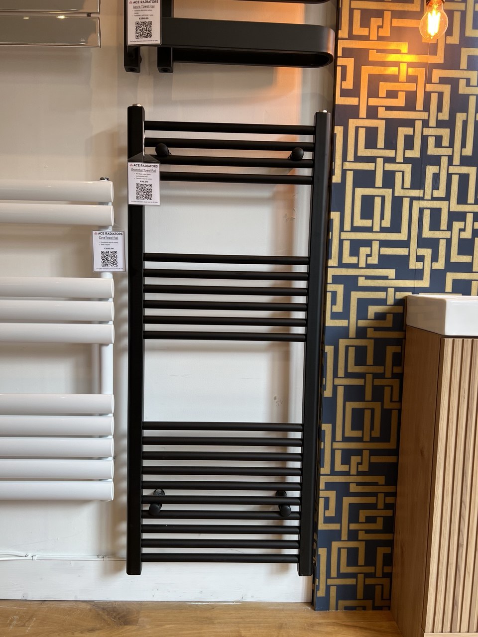 DQ Essential Towel Rail