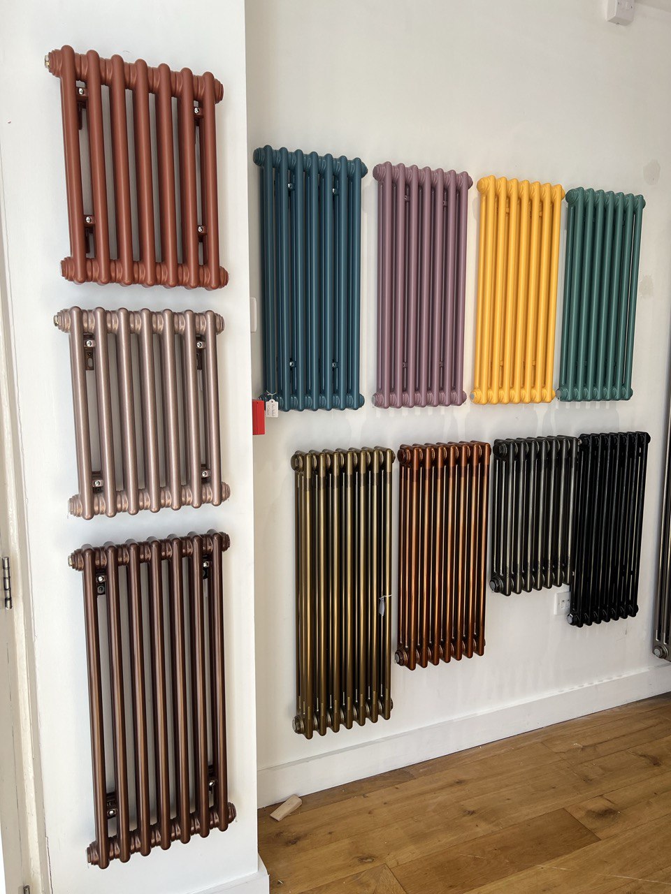 DQ Ardent 3 Column Horizontal Radiator - Colours – Ace Radiators